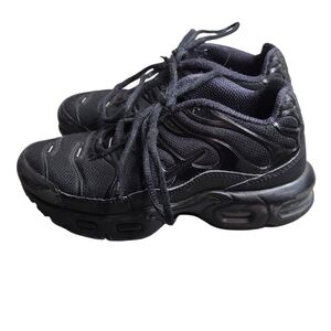 Nike Air Max Plus Running Kids Boys Triple Black Yellow CD0610-001 Size 1Y